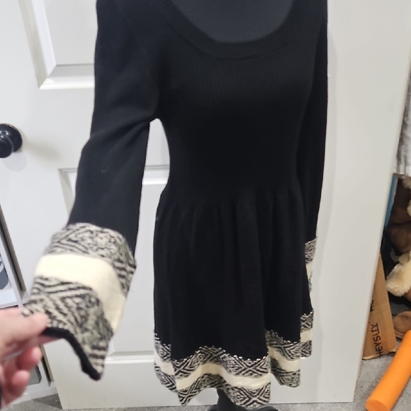 Cloud Chaser Black and Cream Long Sleeve Dress - Picture 6 of 8